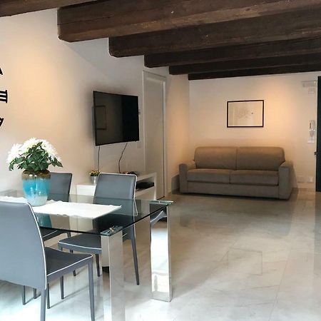 Moderno Affaccio Su Via Mazzini Apartment Ферара Екстериор снимка