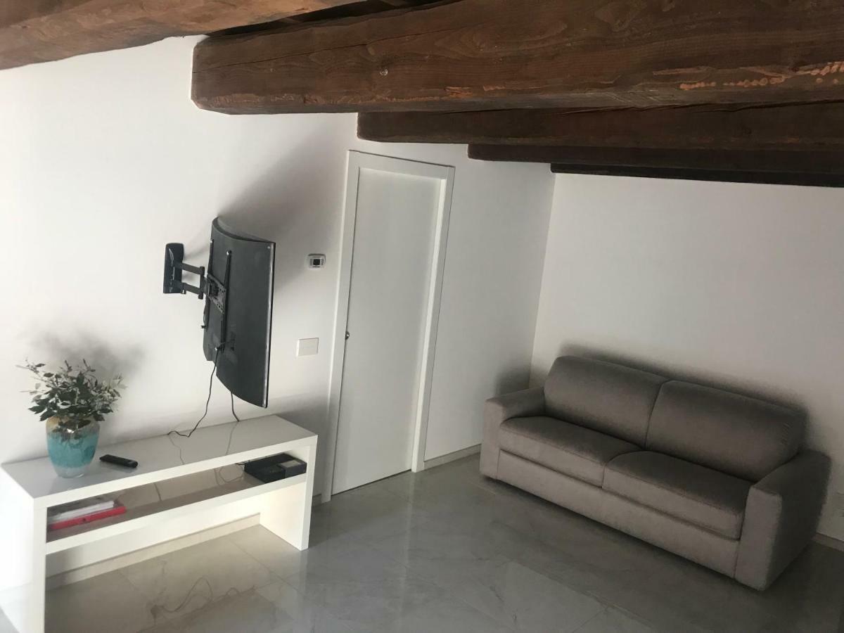 Moderno Affaccio Su Via Mazzini Apartment Ферара Екстериор снимка