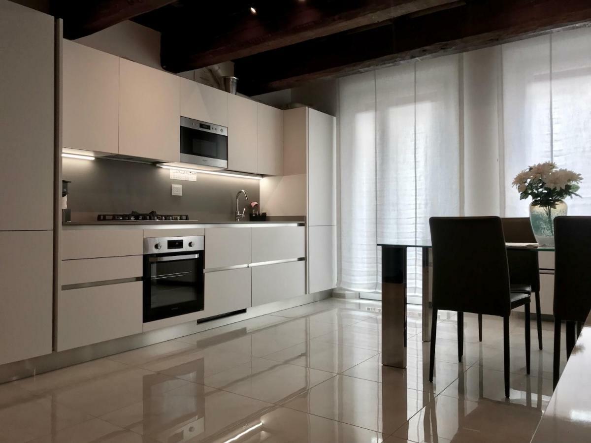 Moderno Affaccio Su Via Mazzini Apartment Ферара Екстериор снимка