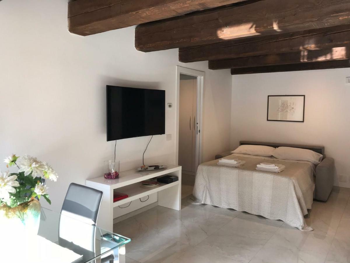 Moderno Affaccio Su Via Mazzini Apartment Ферара Екстериор снимка