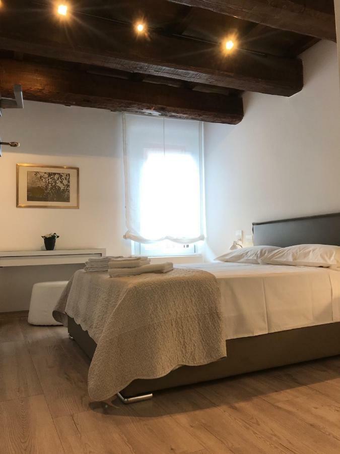 Moderno Affaccio Su Via Mazzini Apartment Ферара Екстериор снимка